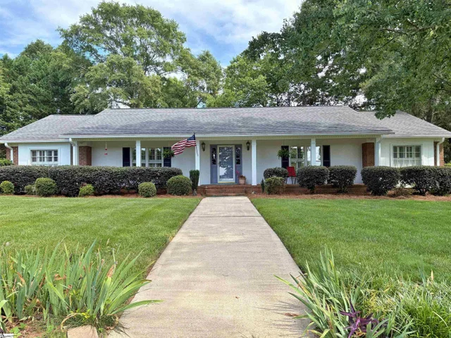 208 Plantation Drive, Simpsonville